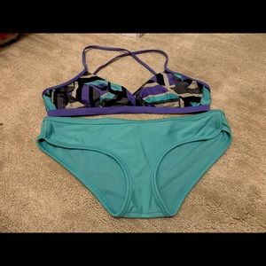 Patagonia women’s geometric bathing suit large
